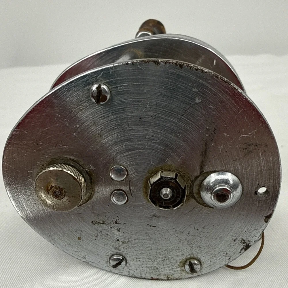 2 Vintage Sheakspeare Direct Drive No. 1924 Model FK And 1944 Model GE